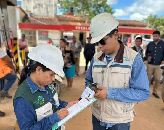 Personal de la ANH verifica combustible. Foto: ANH.