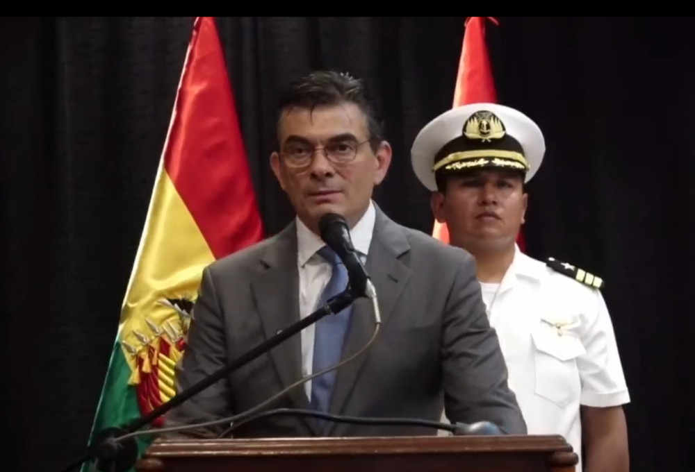El presidente Rodrigo Paz durante su discurso en el Hotel Los Parrales en Tarija. Foto: Captura vivo Presidencia.