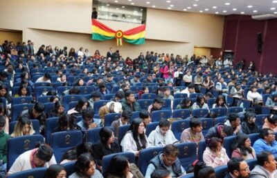 Fiscalía socializa en la UMSA los alcances de la ley 1636 para proteger a la niñez y adolescencia en entornos digitales