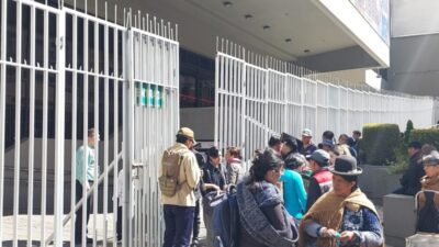 Fila en el Banco Central para cambiar billetes de la Serie B por dudas y especulación sobre su circulación