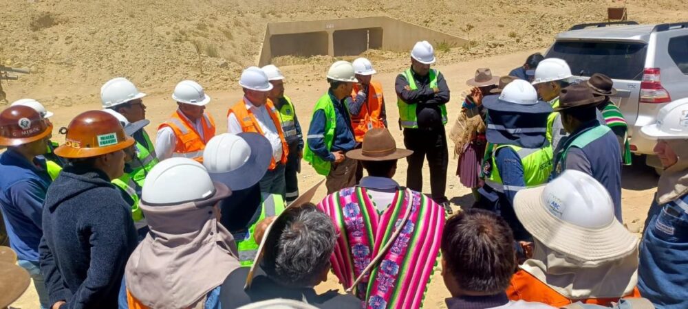Autoridades originarias y parlamentarios acompañan la inspección técnica