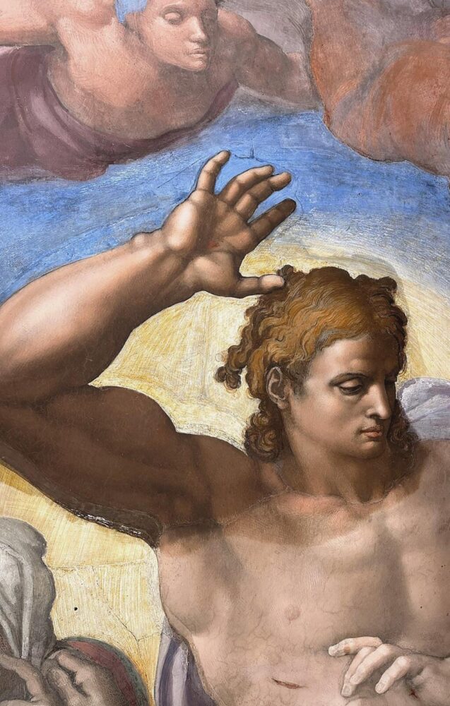 Detalle de la obra en proceso de limpieza.