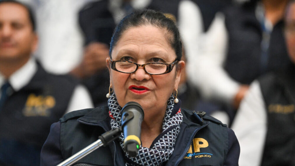 (Archivo) La fiscal general de Guatemala, Consuelo Porras, da un discurso el 26 de noviembre de 2024