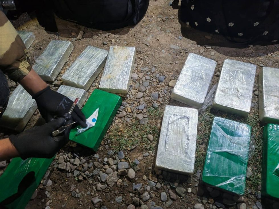 FELCN: Aprehenden a pasajeras que llevaban cocaína