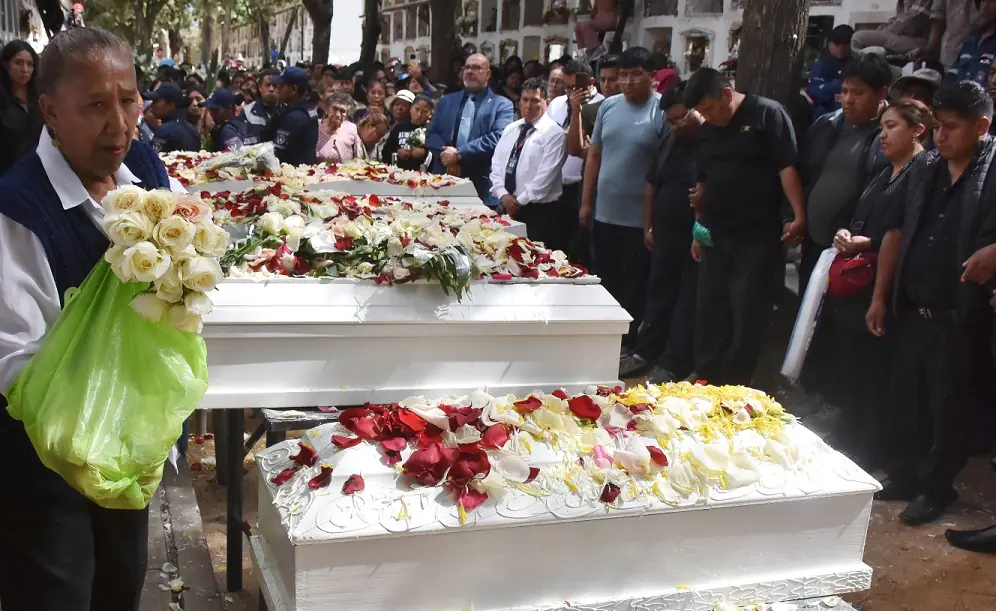 Una gran cantidad de personas acudió al sepelio /APG