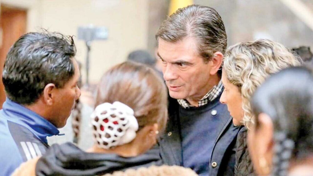 El presidente Rodrigo Paz participa en una misa en El Alto./ FACEBOOK RODRIGO PAZ