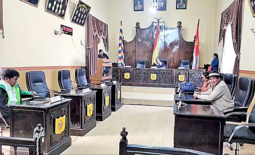 POTOSÍ. La sesión del Concejo Municipal de este sábado.