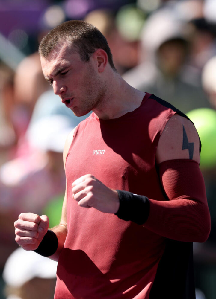 Jack Draper celebra su victoria ante Francisco Cerúndolo en Indian Wells el 9 de marzo de 2026