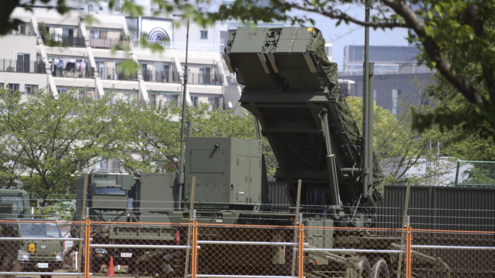 Imagen del ilustración. Una unidad de misiles PAC-3 Patriot se despliega contra los misiles norcoreanos en el Ministerio de Defensa en Tokio, el sábado 29 de abril de 2017.