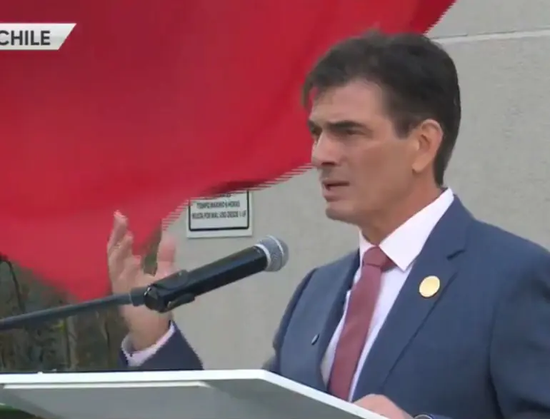 EL presidente Rodrigo Paz llega a la comuna de Macul Chile.