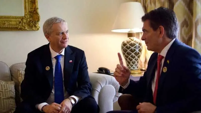 El presidente, Rodrigo Paz, reunido con el presidente electo de Chile, José Antonio Kast, en Miami. CASA BLANCA