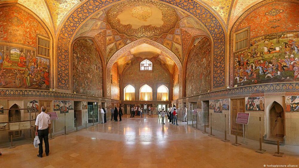 Interior del palacio Chehel Sotoun, en Isfahán, Teherán. Interior del palacio Chehel Sotoun, en Isfahán, Teherán.