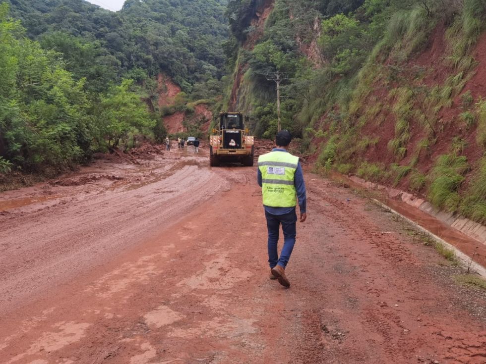 Transporte amenaza con no pagar peaje por estado de la ruta al Chaco