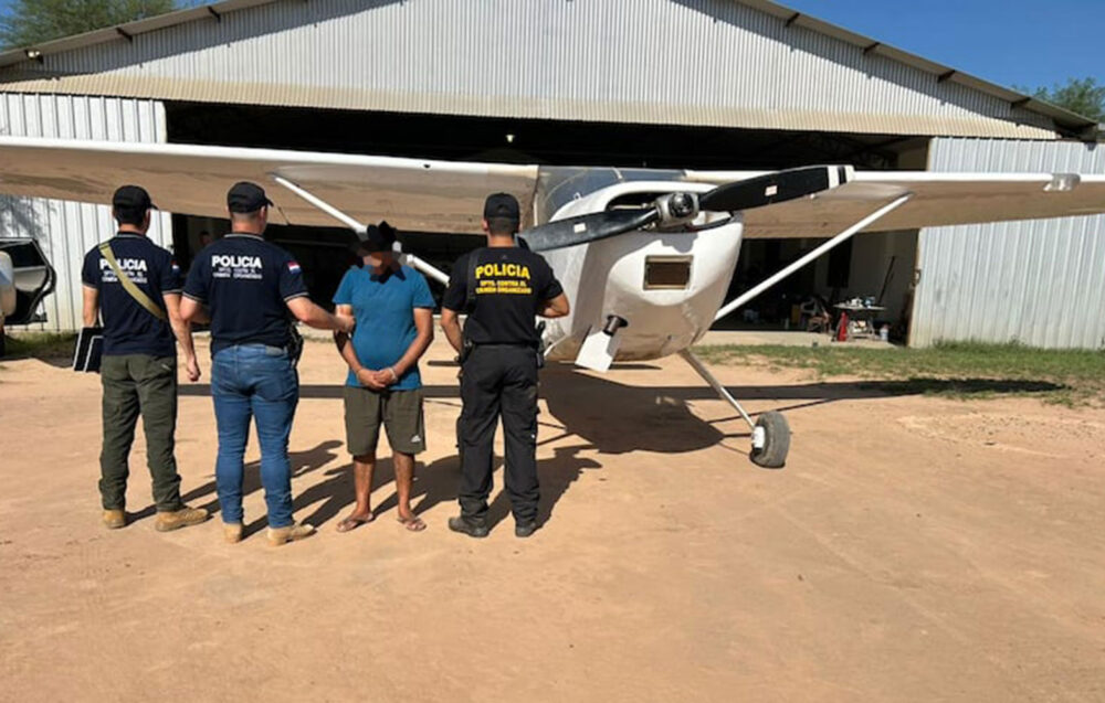 El piloto boliviano aprehendido. Foto: ABC Color