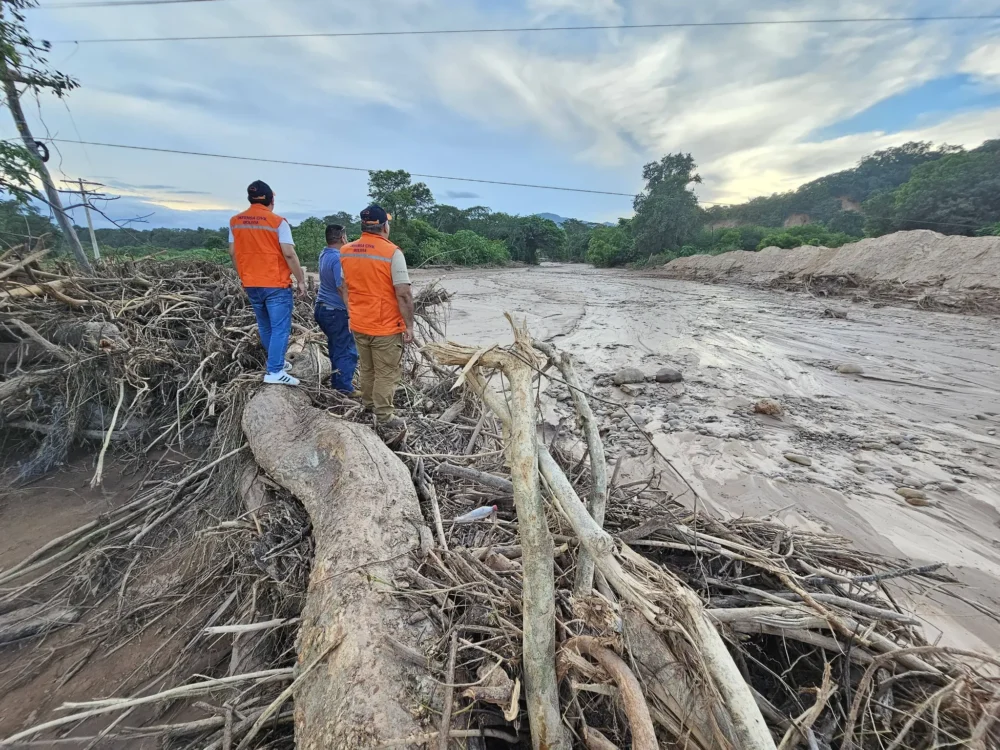 Desborde del río Grande (Guapay) en la comunidad de Abapó. (Foto: Defensa Civil)