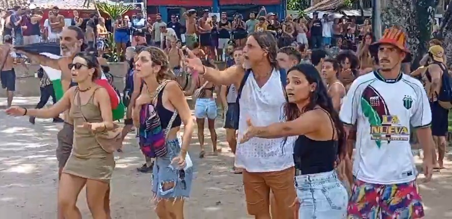 La confusión acabó con tres detenciones.