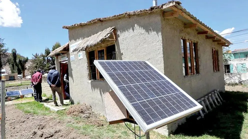 Paneles solares en el área rural. Foto: ENDE / Opinión