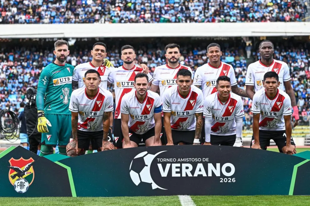 Plantel de Always Ready que vuelve a la Copa Libertadores luego de dos años. Foto: CAR