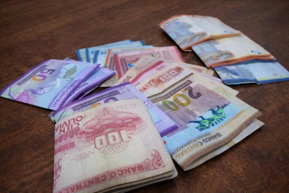 foto referencial del dinero sustraido