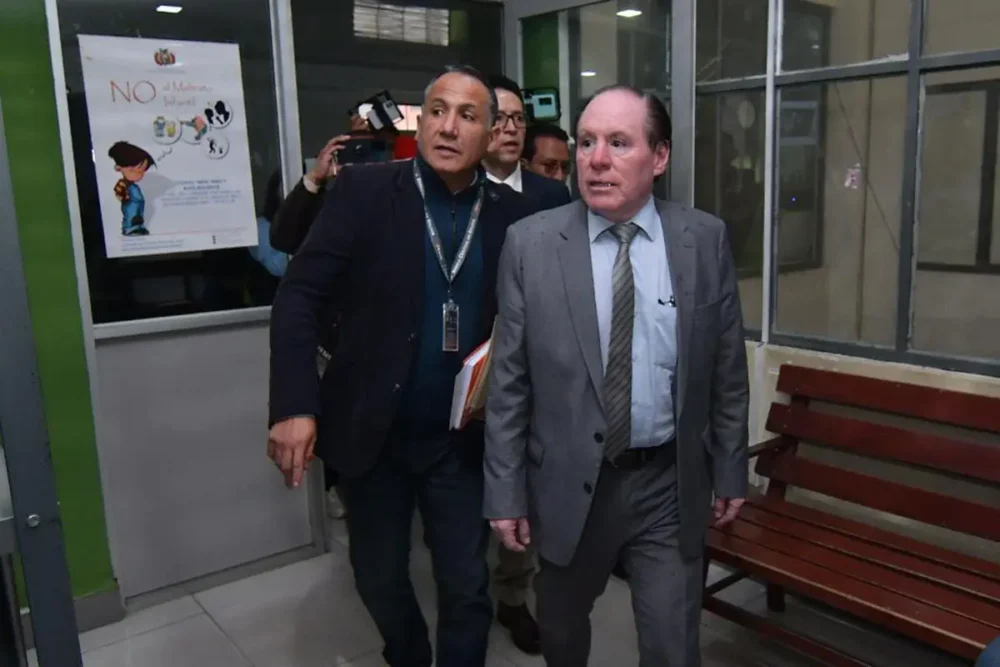 David Espinoza a su arribo a la Fiscalía de la ciudad de El Alto. Foto: APG