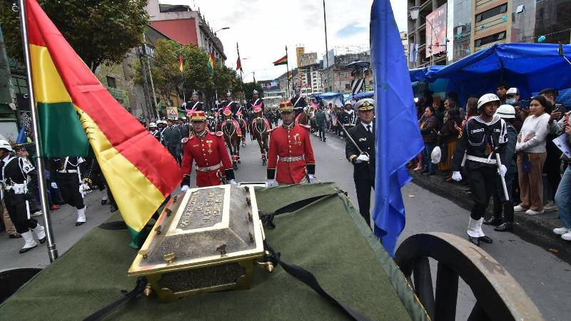 Restos del héroe nacional Eduardo Abaroa Restos del héroe nacional Eduardo Abaroa