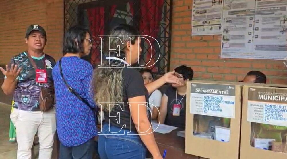 Incidente en Montero: Anulan voto de un delegado por sufragar con su credencial- Incidente en Montero: Anulan voto de un delegado por sufragar con su credencial