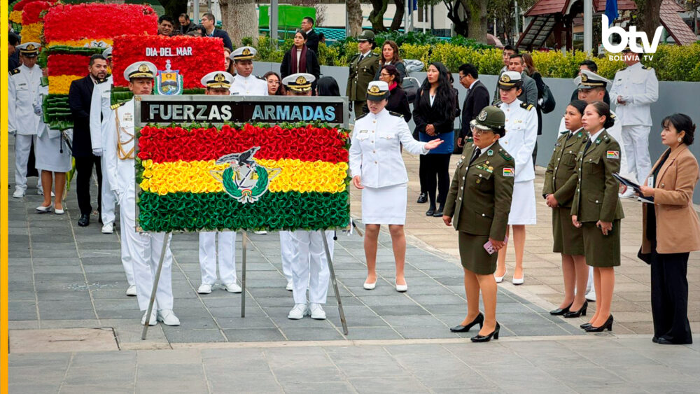 Ofrenda floral en conmemoración al Día de la Reivindicación Marítima. Foto: Bolivia TV.
