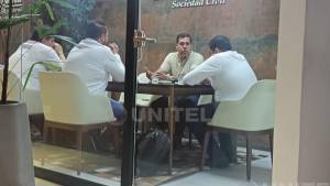 Otto Ritter se reúne con el abogado de Camacho y dice estar abierto a alianzas