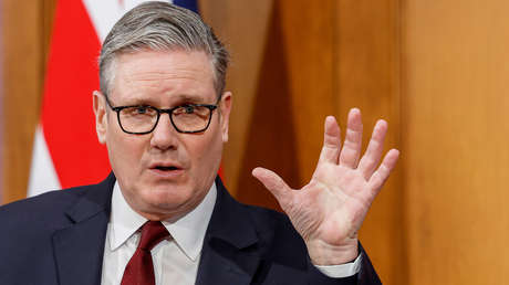 Starmer llama a la desescalada en Oriente Medio mientras despliega más equipos militares