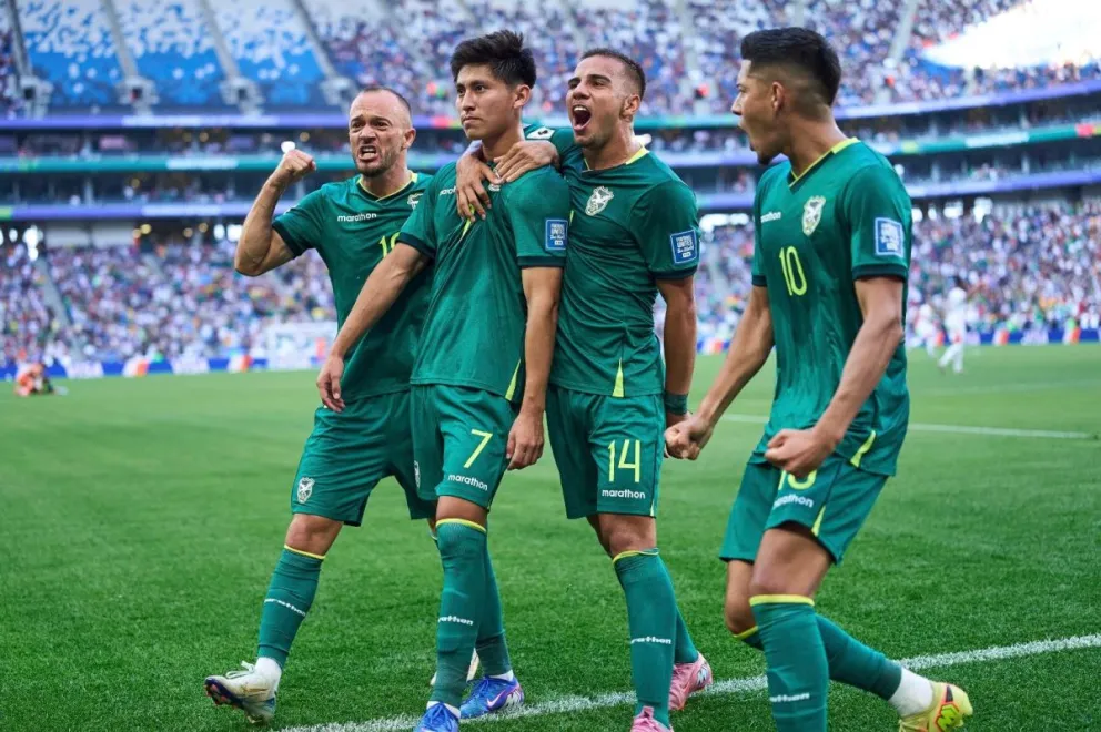 El festejo de los jugadores de la Selección nacional después del segundo gol marcado por Terceros. Foto: APG