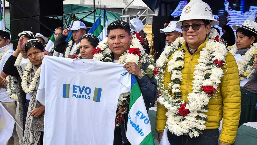Leonardo Loza, candidato a la Gobernación, y Carlos Zavaleta, candidato a la alcaldía de Cochabamba. Tomada de Urgente.
