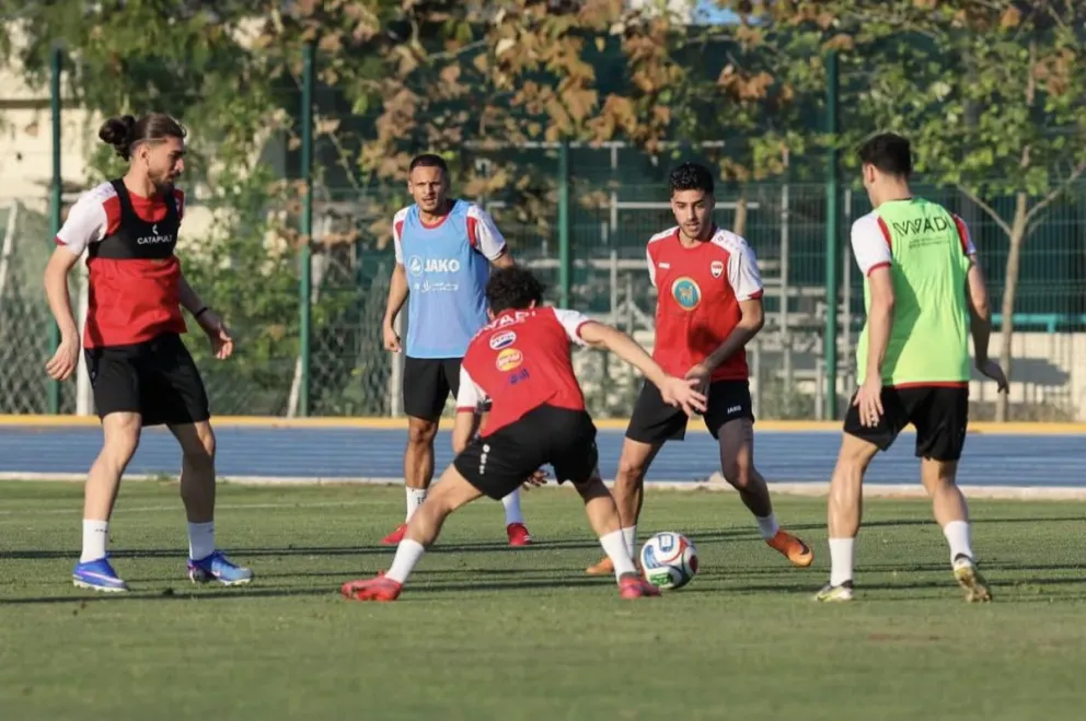 Un entrenamiento de los asiáticos en Monterrey. Foto: FI