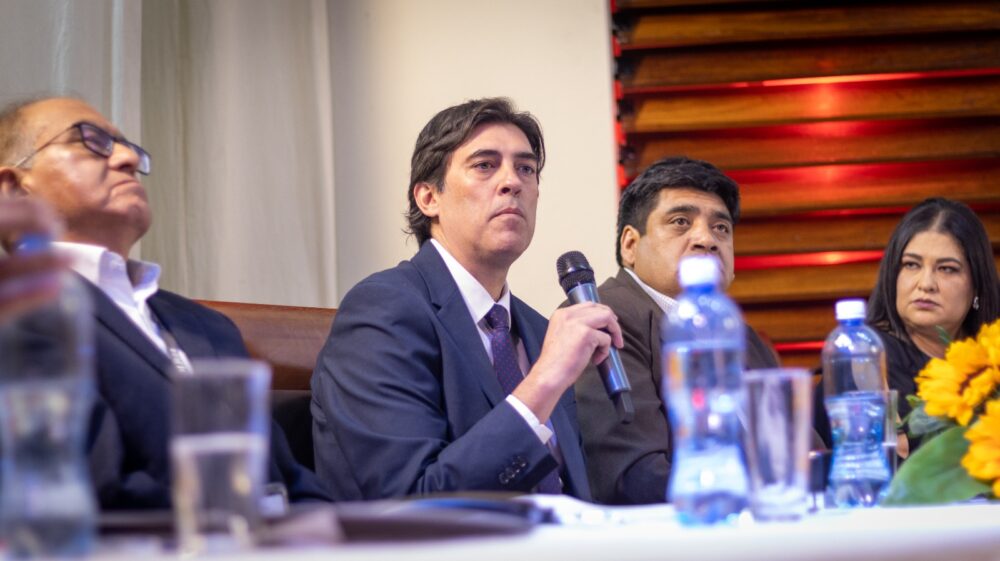 El ministro de Obras Públicas, Servicios y Vivienda, Mauricio Zamora. Foto: MOPSyV