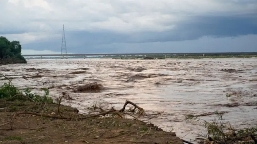 Alerta roja: Advierten desborde de ríos y días lluviosos