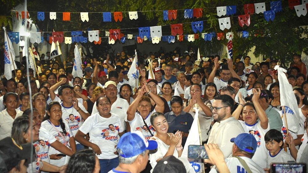 Diego Caballero, el alcalde más joven de San José de Chiquitos, llega triunfante a su municipio- Diego Caballero, el alcalde más joven de San José de Chiquitos, llega triunfante a su municipio