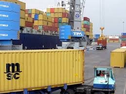 Exportadores alertan demoras de hasta seis semanas en el puerto de Arica; piden intervención diplomática