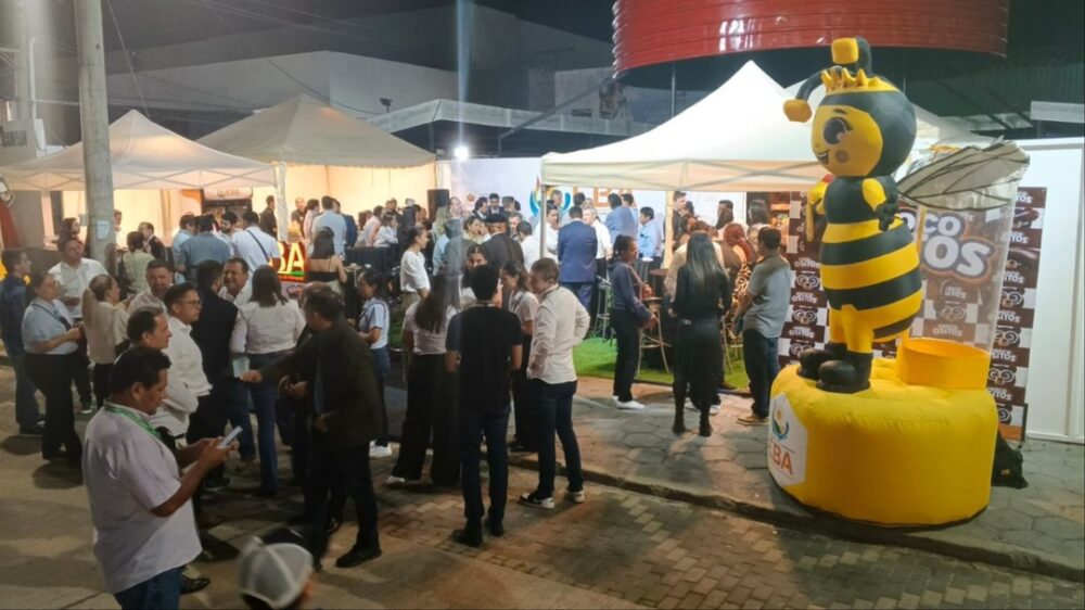 Ministro Justiniano destaca 'la verdadera renovación' de EBA- Ministro Justiniano destaca 'la verdadera renovación' de EBA