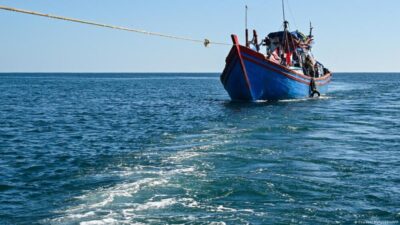 Bangladesh: Naufraga barco con refugiados de rohingya; 250 desaparecidos