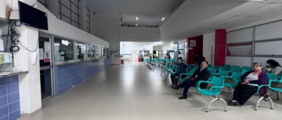 ¿Por qué hay demora en el pago de sueldos adeudados al sector salud? Esto responden la Alcaldía y la Gobernación