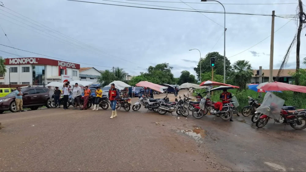 Los mototaxistas bloquearon la avenida Panamericana/RRSS