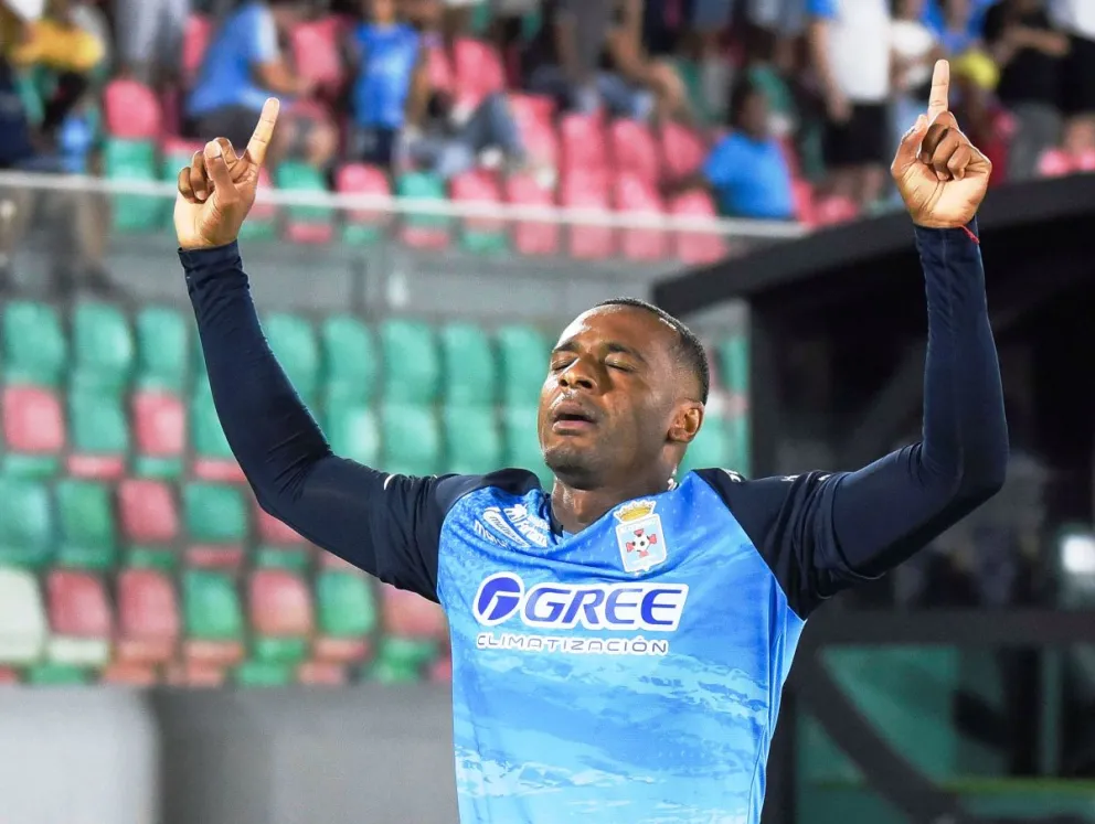 El colombiano Bayron Garcés que no pudo anotar en el partido. Foto: CB