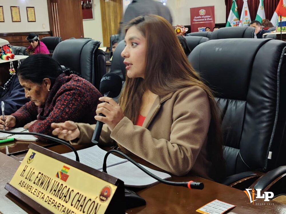 La asambleísta Jhoselin Anconi