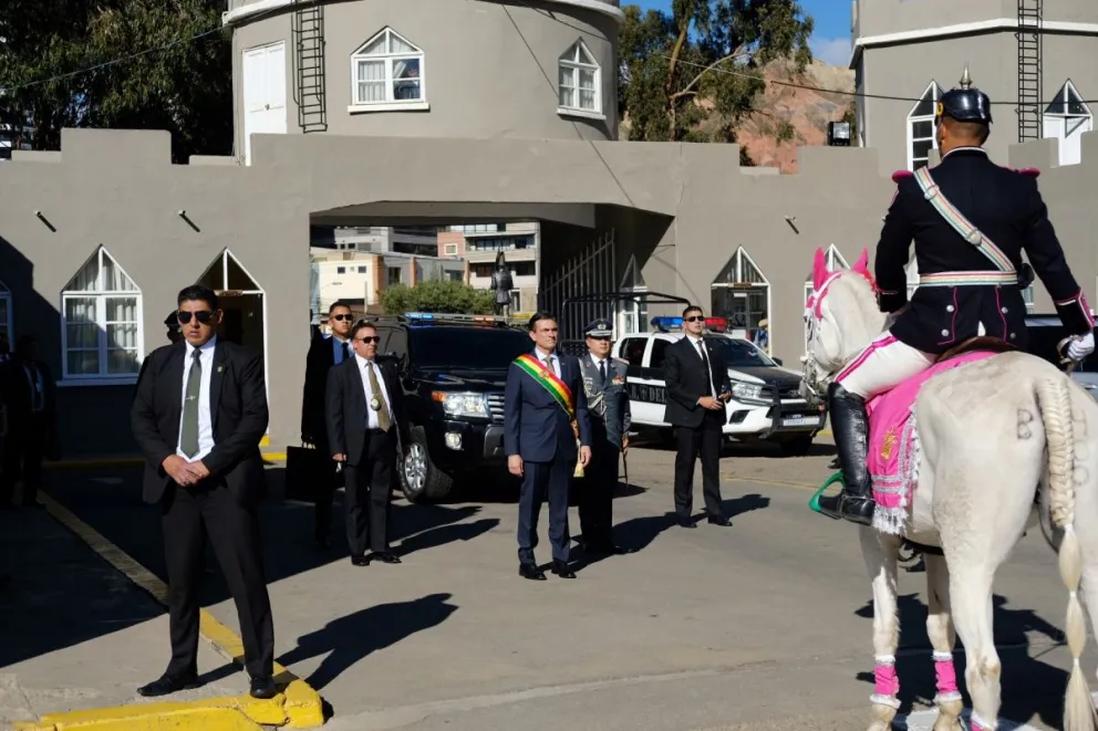 El presidente Paz durante la actividad militar, este sábado. Foto: Oficina del Presidente