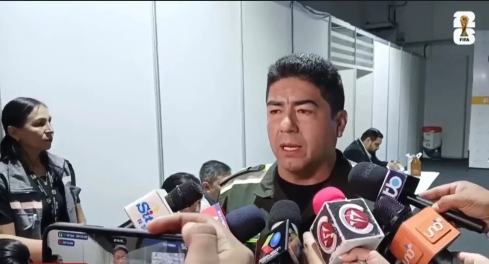 El comandante departamental de la Policía de Santa Cruz, coronel David Gómez. FOTO: Captura Red Uno