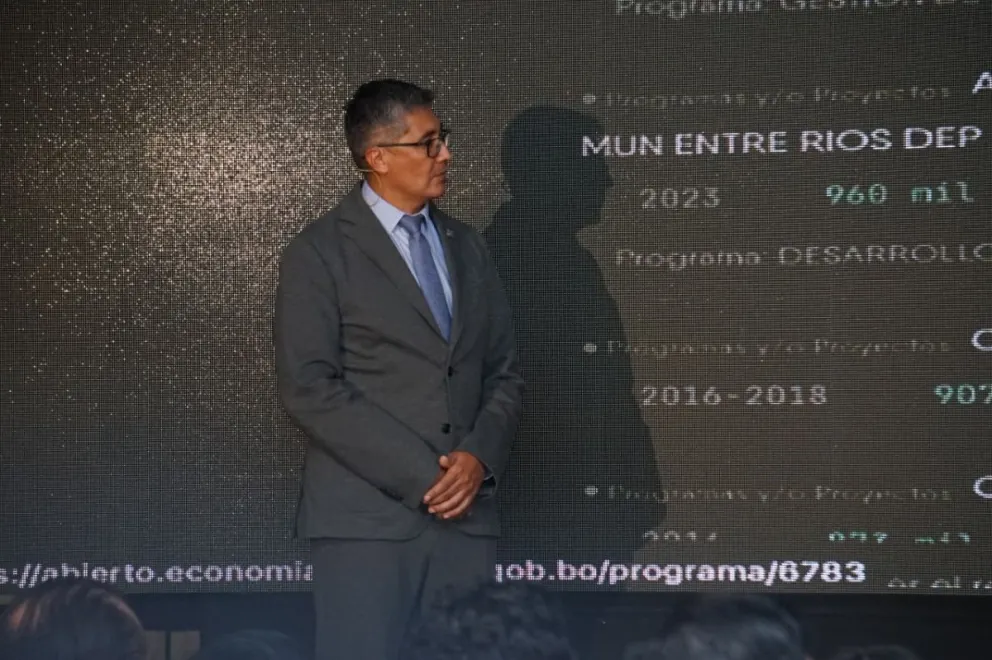 El ministro de Economía y Finanzas Públicas, José Gabriel Espinoza, hizo la presentación del Presupuesto General del Estado 2026 reformulado. Foto: APG