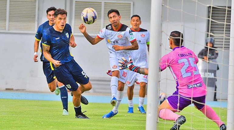 El partido de U de Vinto que terminó con una goleada 5-2 ante ABB. | Daniel James.