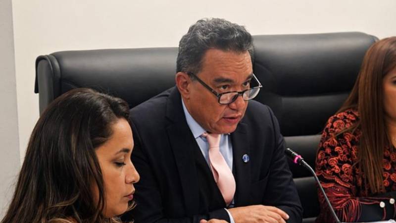 El ministro de Defensa, Marcelo Salinas Gamarra, durante un informe ante la comisión de Diputados. El ministro de Defensa, Marcelo Salinas Gamarra, durante un informe ante la comisión de Diputados.