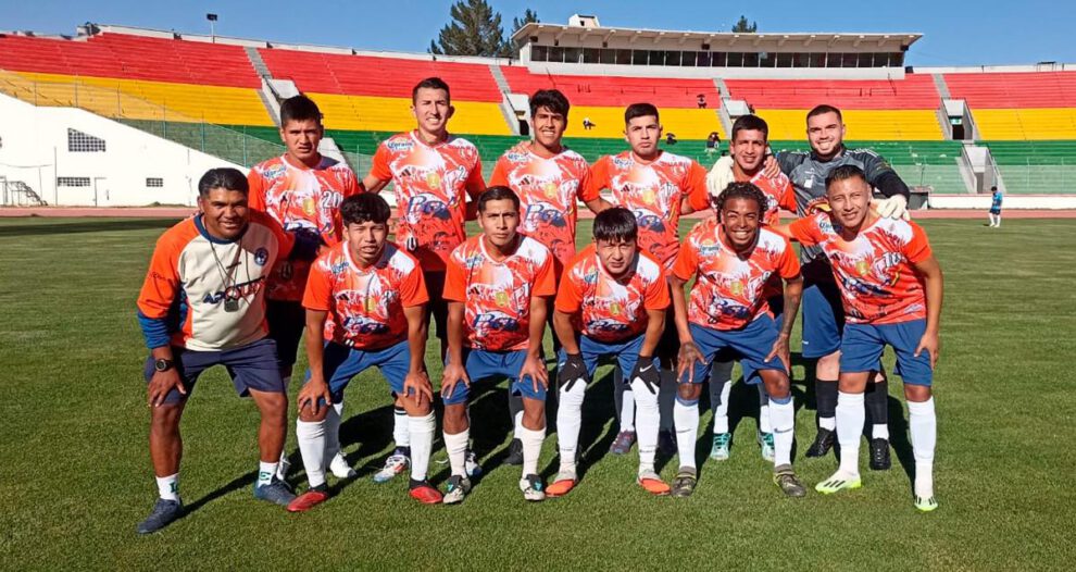 El equipo de Escara se prepara disputando partidos amistosos