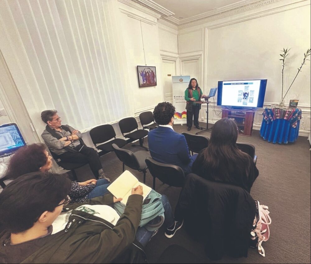 Una deuda de $us 39 millones demora cambio de personal en embajadas y consulados