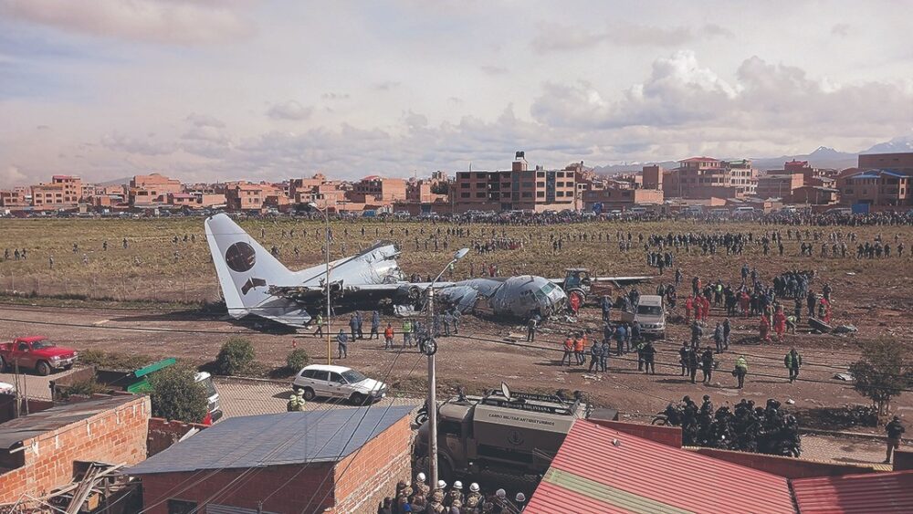 Ministerio de Defensa: avión FAB 81 llevaba material de imprenta y no billetes válidos